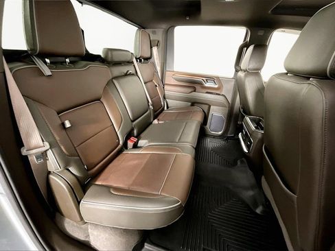 Used 2024 GMC Sierra 2500 Denali w/ Denali Reserve Package image 25