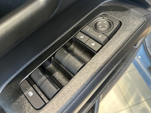 New 2026 Toyota 4Runner SR5 AWD/4WD image 18