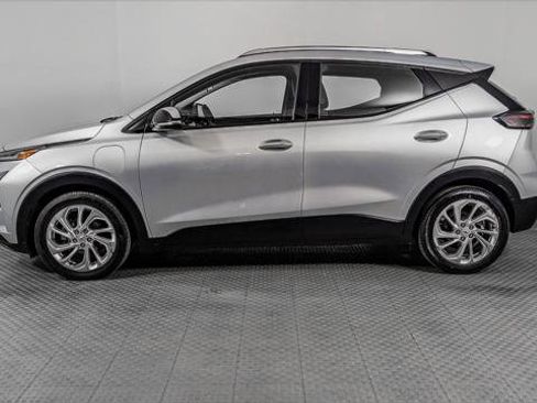 Used 2023 Chevrolet Bolt EUV LT FWD image 3