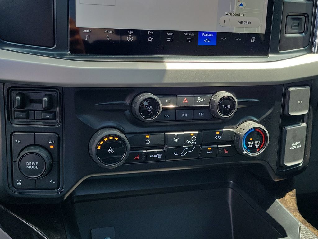 New 2026 Ford F250 XLT w/ XLT Premium Package AWD/4WD image 34
