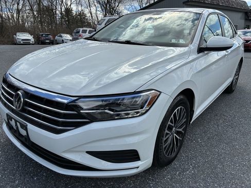 Used 2019 Volkswagen Jetta SE image 1