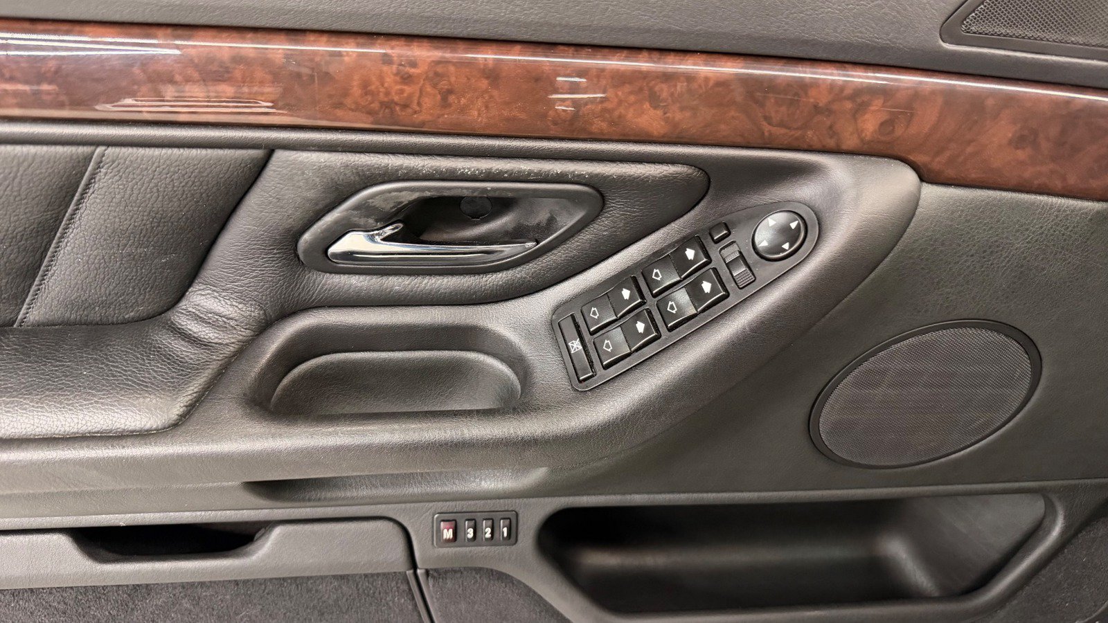 Used 2001 BMW 740iL RWD image 21