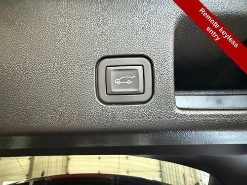 Used 2024 Chevrolet Equinox EV LT FWD image 38