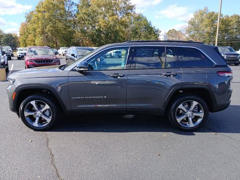 New 2025 Jeep Grand Cherokee Limited image 11