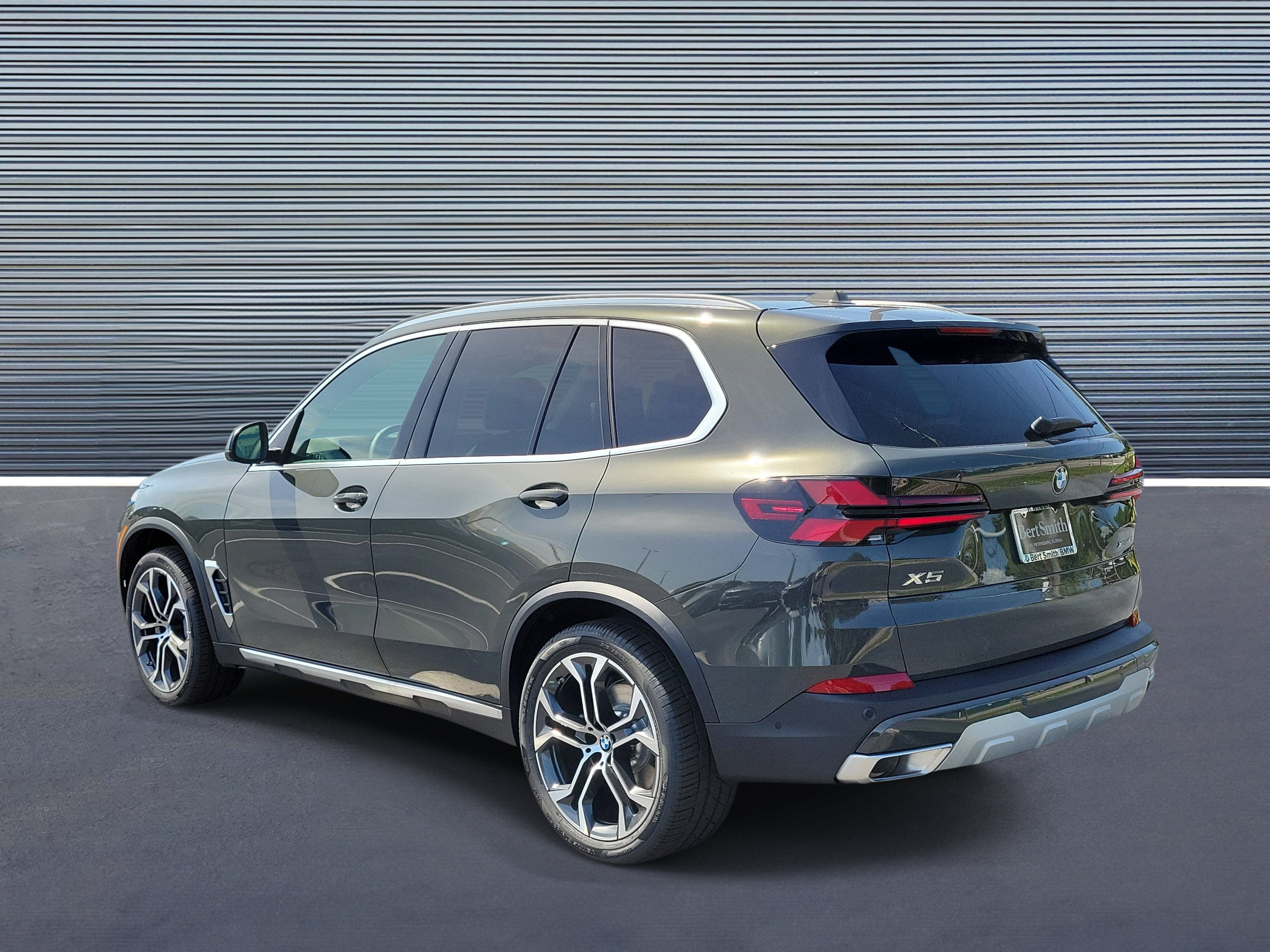New 2026 BMW X5 xDrive40i w/ Executive Package AWD/4WD image 4
