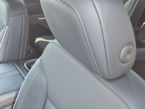 Used 2025 Buick Enclave Preferred FWD image 33
