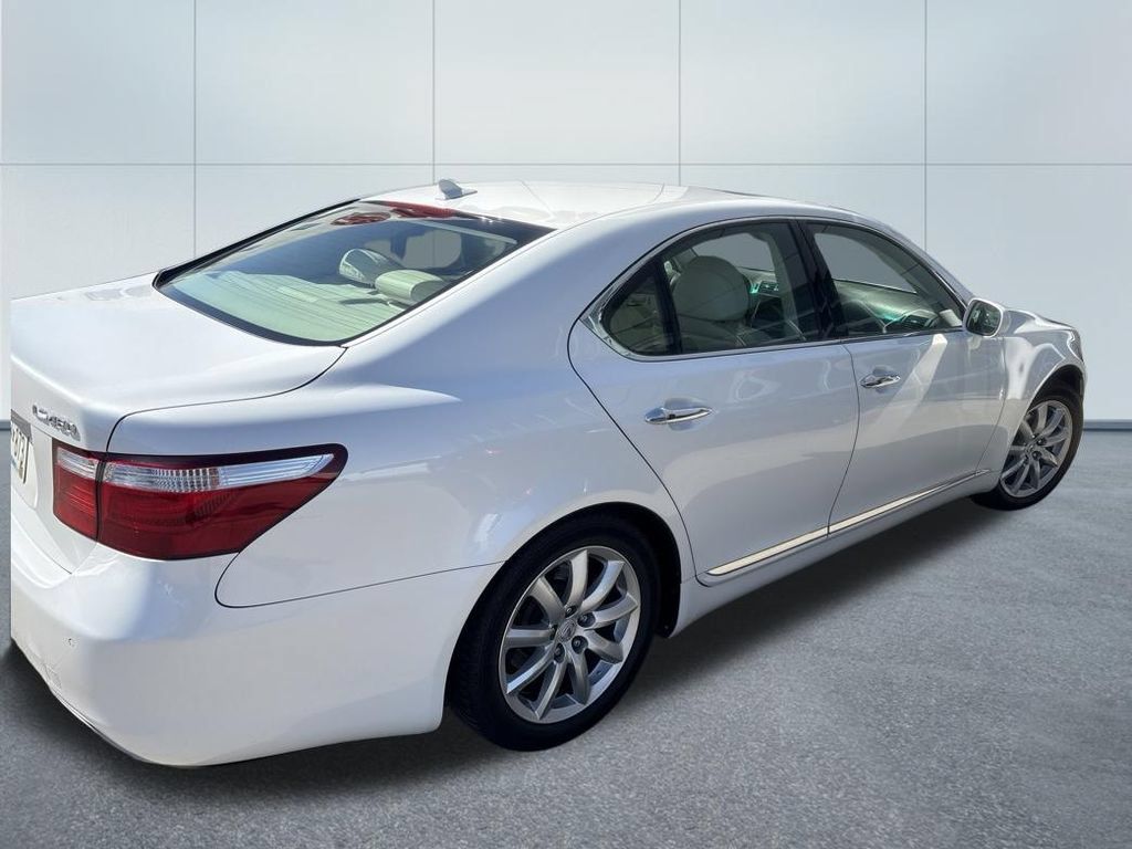 Used 2007 Lexus LS 460 RWD image 3