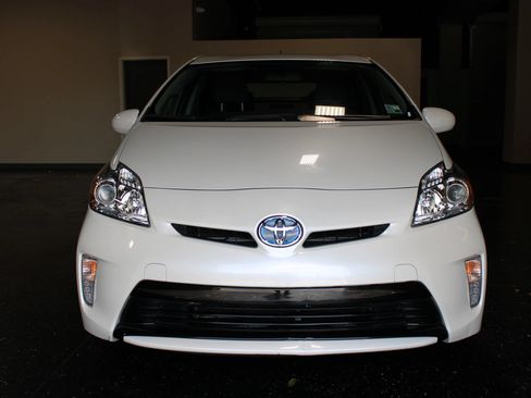 Used 2015 Toyota Prius Two FWD image 7