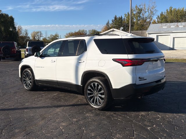 Used 2022 Chevrolet Traverse RS w/ LPO, Floor Liner Package FWD image 3