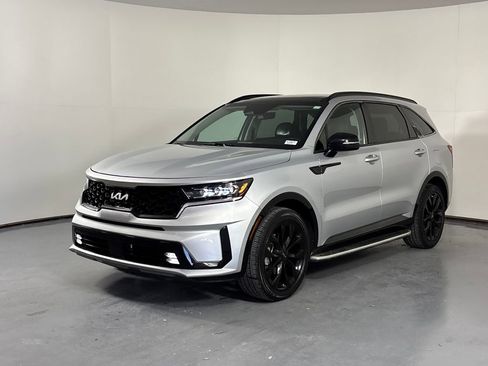 Used 2022 Kia Sorento SX image 3