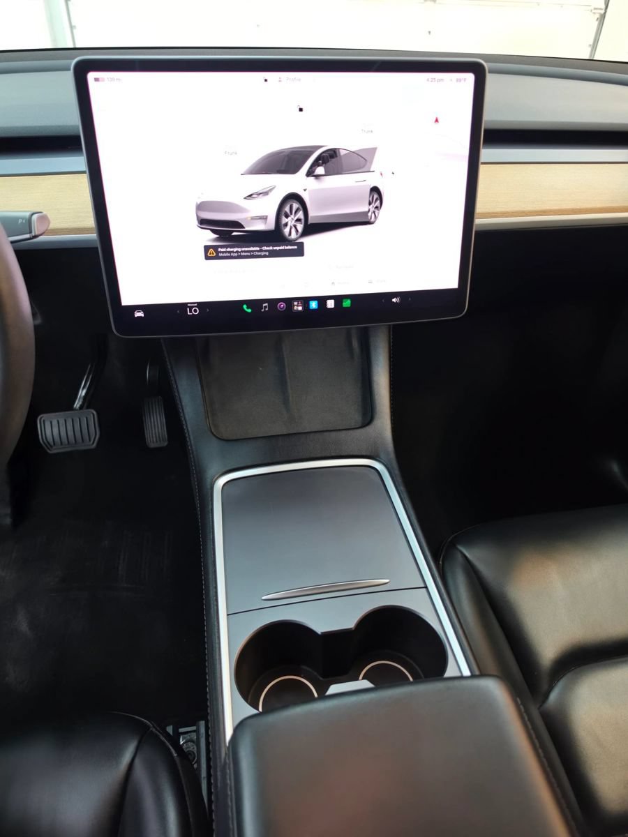 Used 2024 Tesla Model Y Long Range AWD/4WD image 17