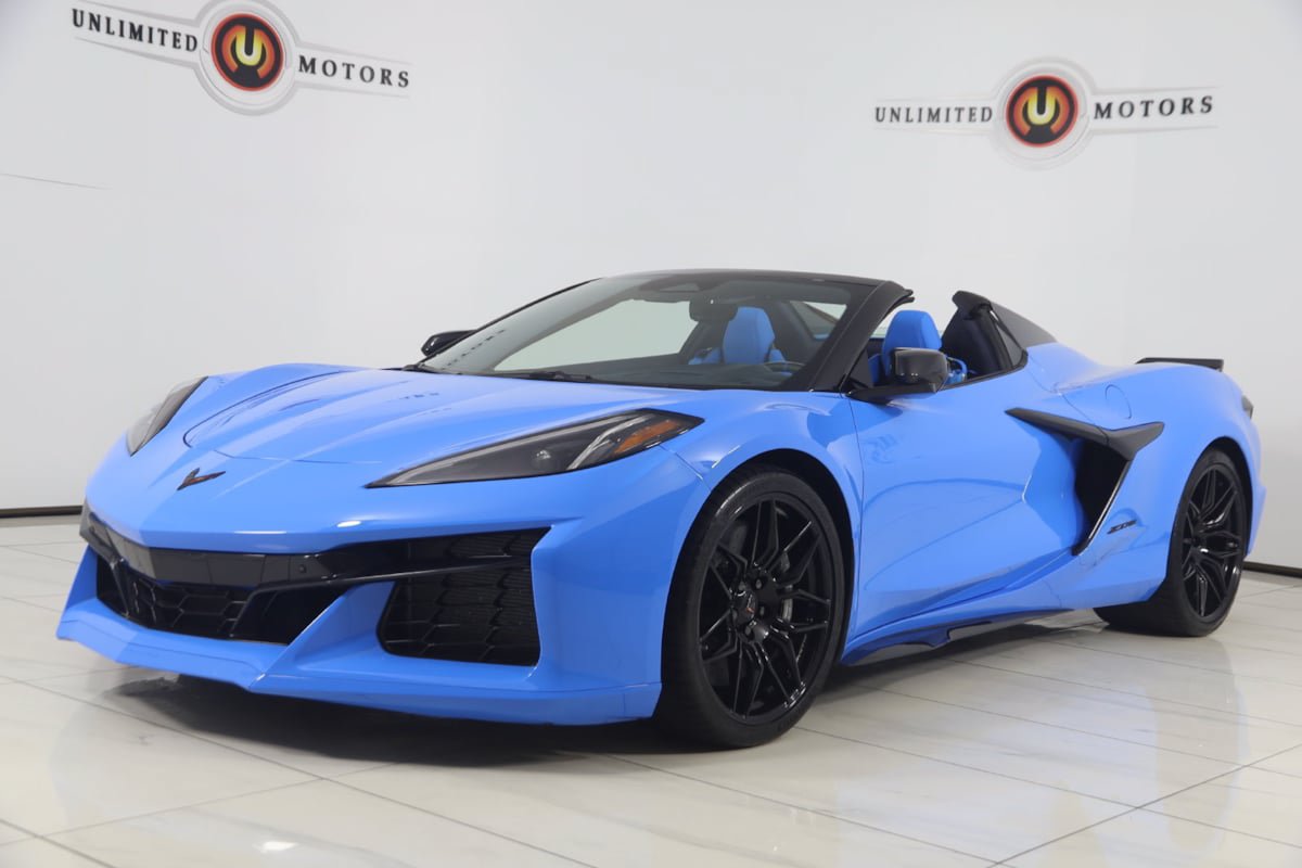 Used 2024 Chevrolet Corvette Z06 w/ Stealth Interior Trim Package RWD image 5