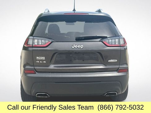Used 2019 Jeep Cherokee Latitude Plus w/ Cold Weather Group AWD/4WD image 5