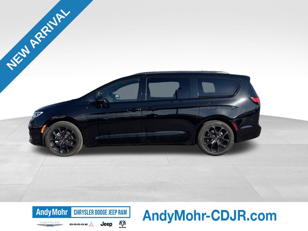 Used 2024 Chrysler Pacifica Limited w/ S Appearance Package FWD image 4