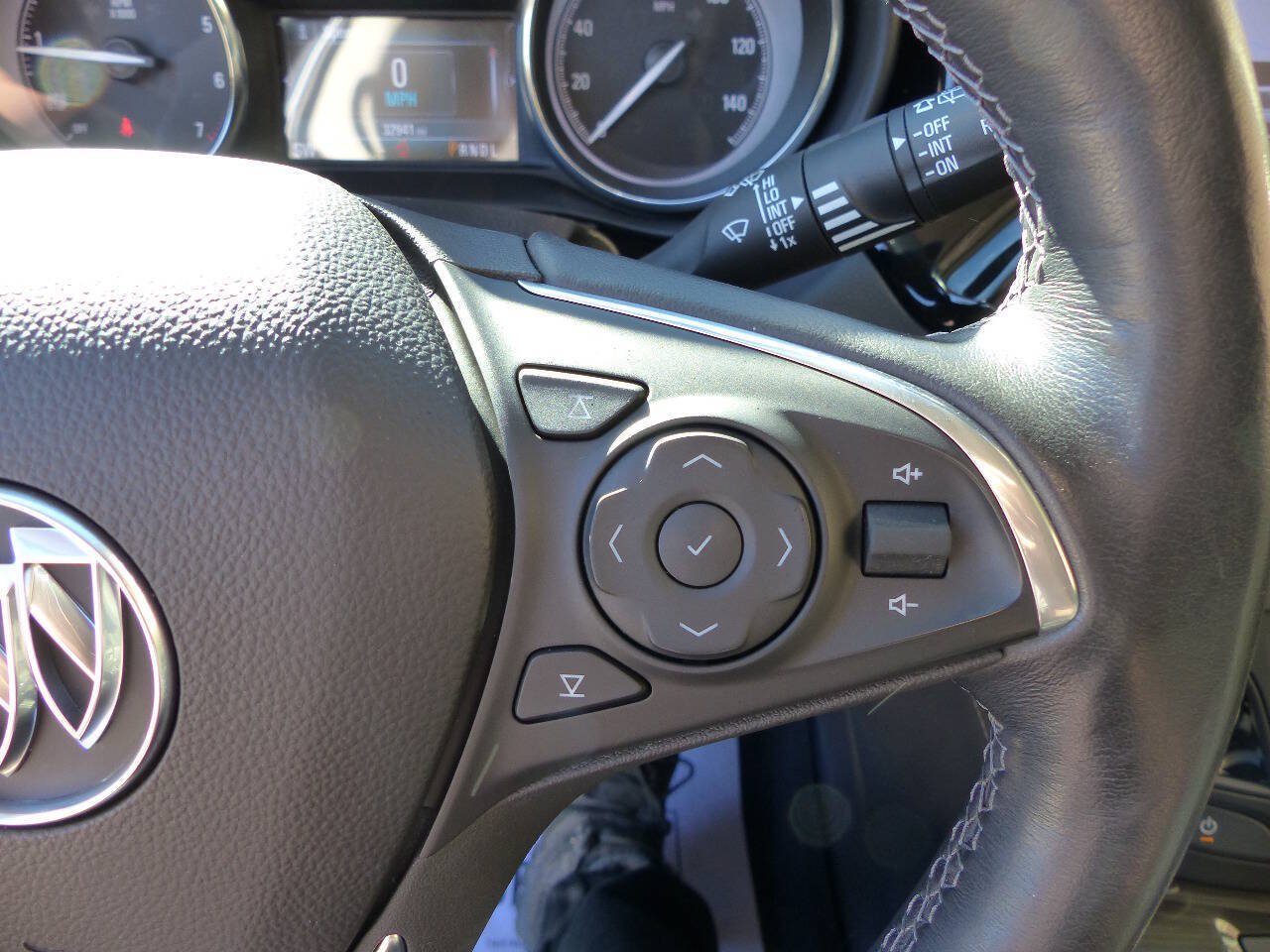 Used 2020 Buick Envision Essence AWD/4WD image 26