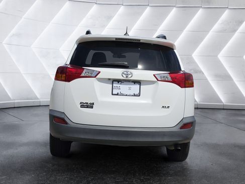 Used 2015 Toyota RAV4 XLE FWD image 4