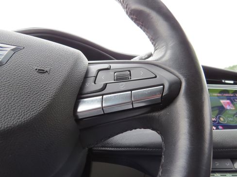 Certified 2023 Cadillac XT4 Luxury w/ Cold Weather Package image 25