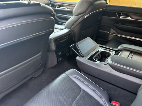 Used 2023 Jeep Grand Wagoneer Series II image 13