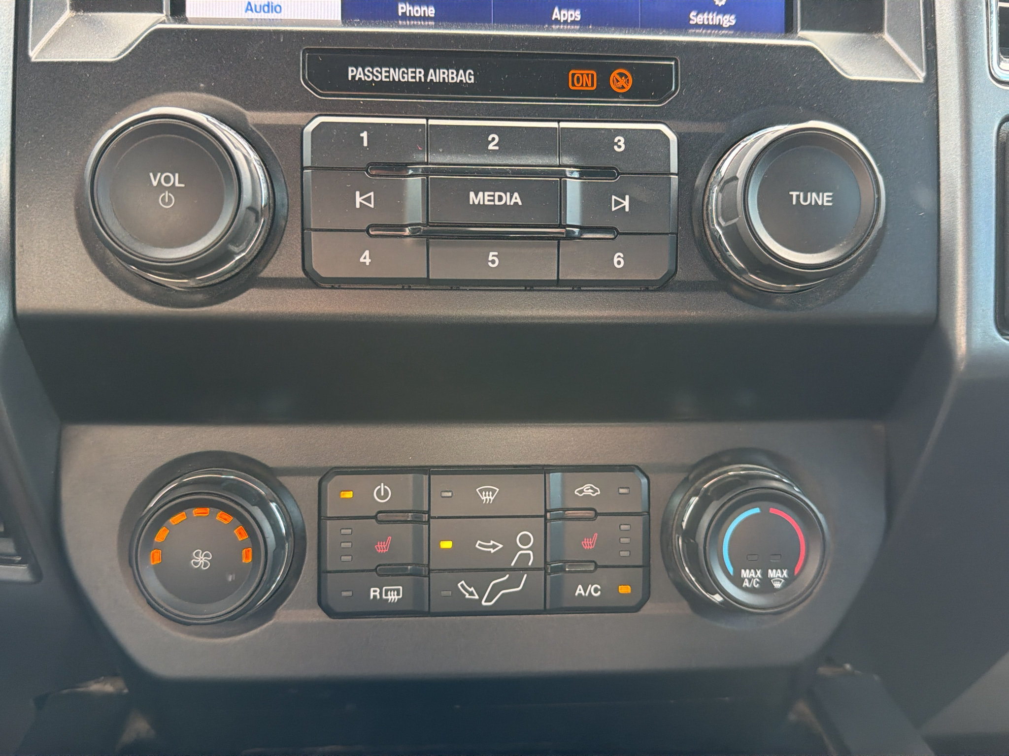 Used 2022 Ford F350 XLT w/ XLT Premium Package AWD/4WD image 33