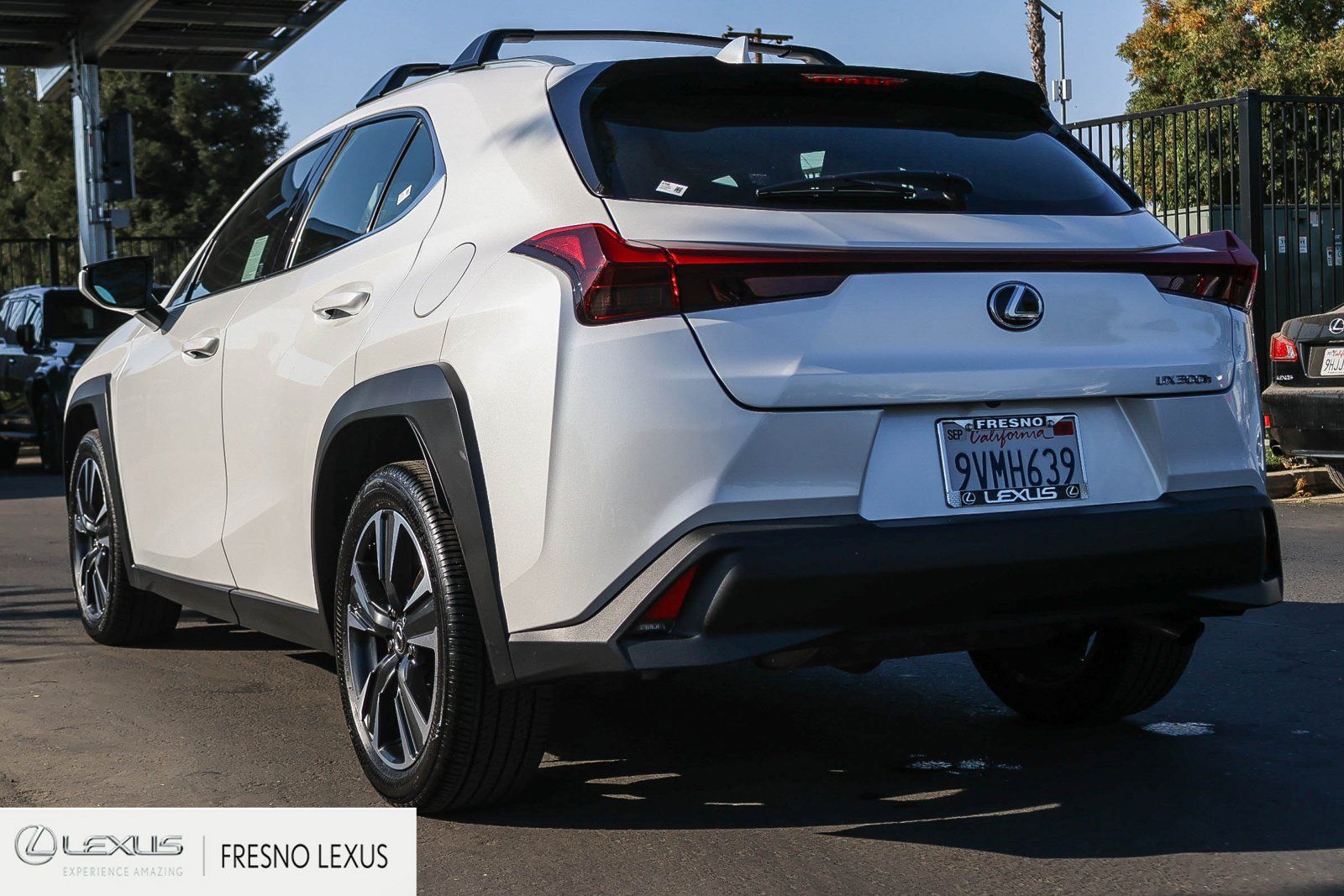 Used 2025 Lexus UX 300h FWD w/ Accessory Package (Z2) image 4