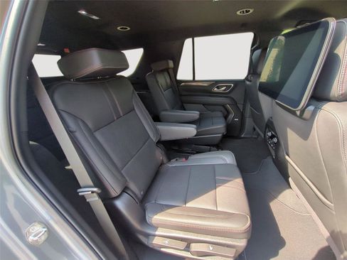 Used 2024 Chevrolet Tahoe RST w/ Luxury Package AWD/4WD image 35