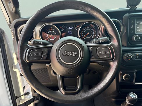 Used 2019 Jeep Wrangler Sport AWD/4WD image 14