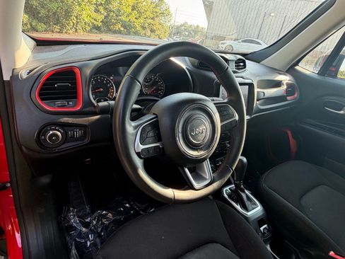 Used 2023 Jeep Renegade Trailhawk AWD/4WD image 27