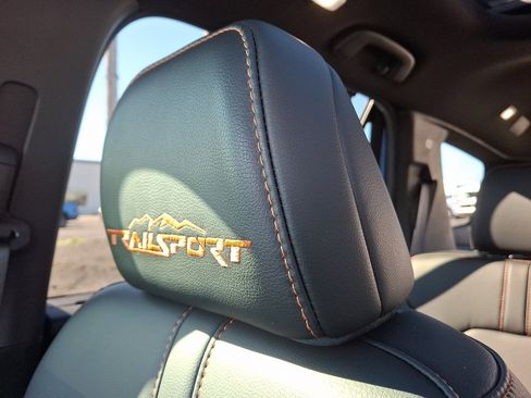 Used 2025 Honda Pilot TrailSport image 13