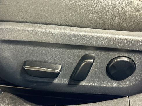 Used 2021 MAZDA MAZDA3 s image 22