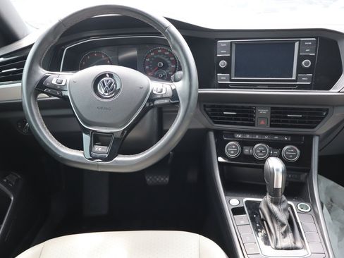 Used 2021 Volkswagen Jetta R-Line w/ R-Line Cold Weather Package FWD image 11