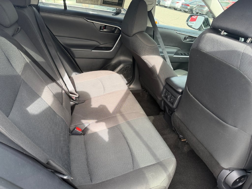 Used 2025 Toyota RAV4 LE AWD/4WD image 22