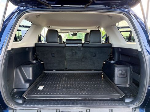 Used 2022 Toyota 4Runner SR5 Premium w/ Moonroof Package AWD/4WD image 19