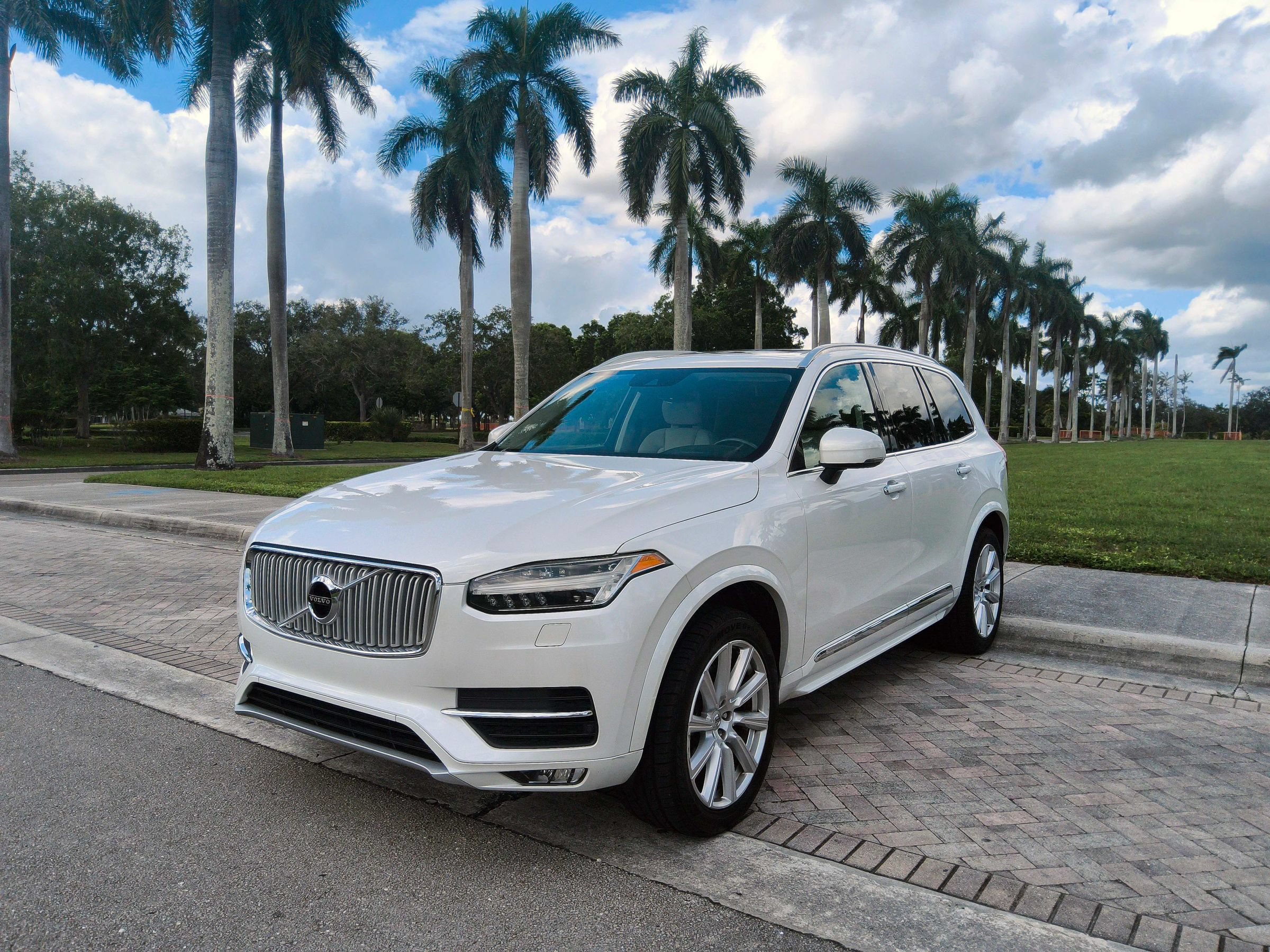 Used 2016 Volvo XC90 T6 Inscription AWD/4WD image 3