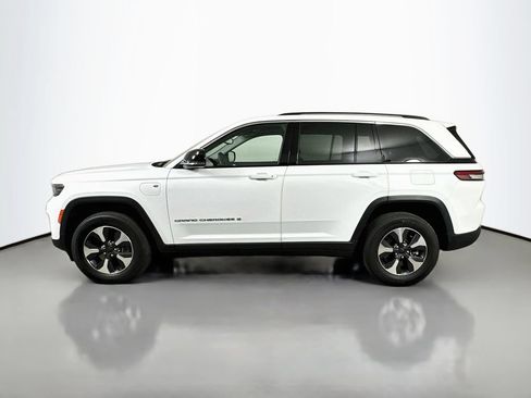 Used 2023 Jeep Grand Cherokee 4WD 4xe image 5