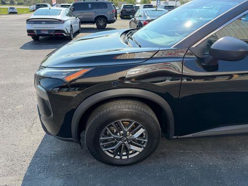 Used 2024 Nissan Rogue S image 11