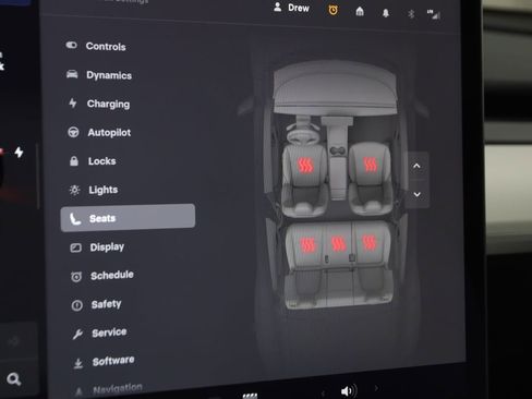 Used 2025 Tesla Model Y Long Range image 9