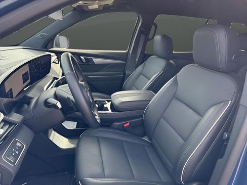 Used 2025 Buick Enclave Preferred image 13