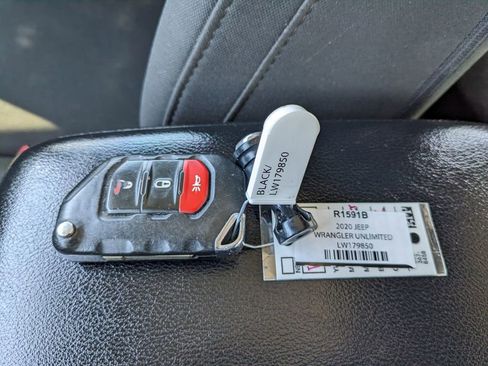 Used 2020 Jeep Wrangler Unlimited Sport S image 29