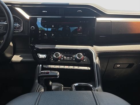 Used 2024 GMC Sierra 1500 Denali AWD/4WD image 14