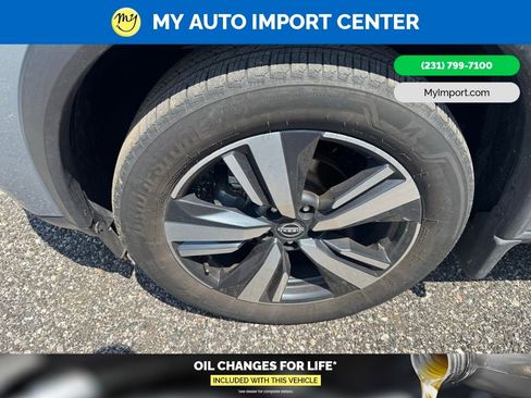 Used 2023 Nissan Rogue SL AWD/4WD image 6