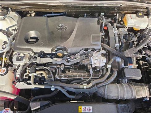 Certified 2021 Toyota Camry XLE image 21