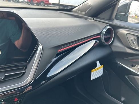 New 2026 Chevrolet Trax RS w/ Driver Confidence Package FWD image 4