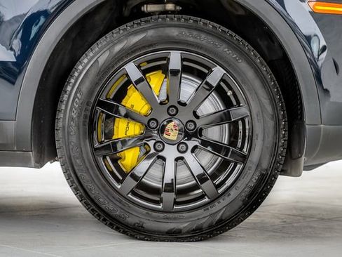 Used 2019 Porsche Cayenne image 16