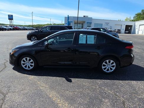 Used 2024 Toyota Corolla LE FWD image 5