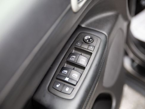 Used 2021 Jeep Grand Cherokee Laredo image 19