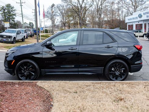 Used 2024 Chevrolet Equinox LS w/ LS Convenience Package image 3