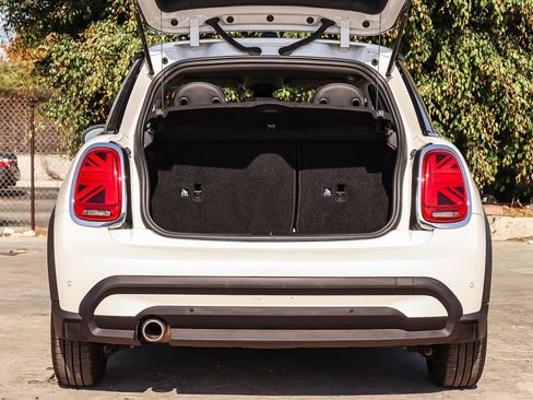 Used 2024 MINI Cooper 2-Door Hardtop FWD image 32
