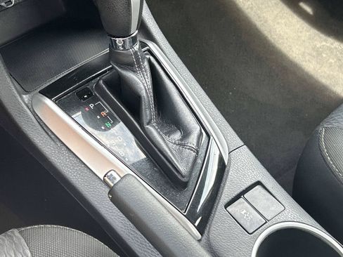 Used 2018 Toyota Corolla LE FWD image 34