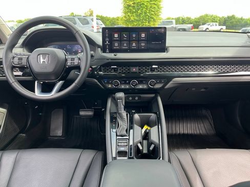 Used 2024 Honda Accord Touring image 17