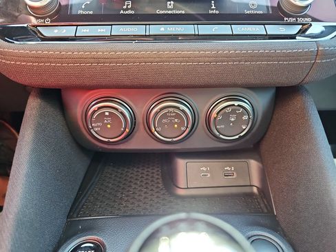 Used 2025 Nissan Z Sport w/ Floor Mat Package RWD image 22